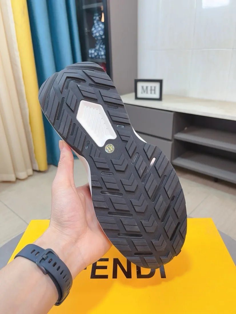 Men's Men's Shoes 💰458🌹🌹[fendi] Fendi's classic and comfortable men's, this complex sneaker is made of soft calfskin➕genuine leather lining➕original ultra-light rubber material with rough outsole. This unique light style is suitable for the casual and refined sensibility of this season. It is comfortable and natural on the feet. It is an everyday style for casual travel in autumn and winter! 38/44